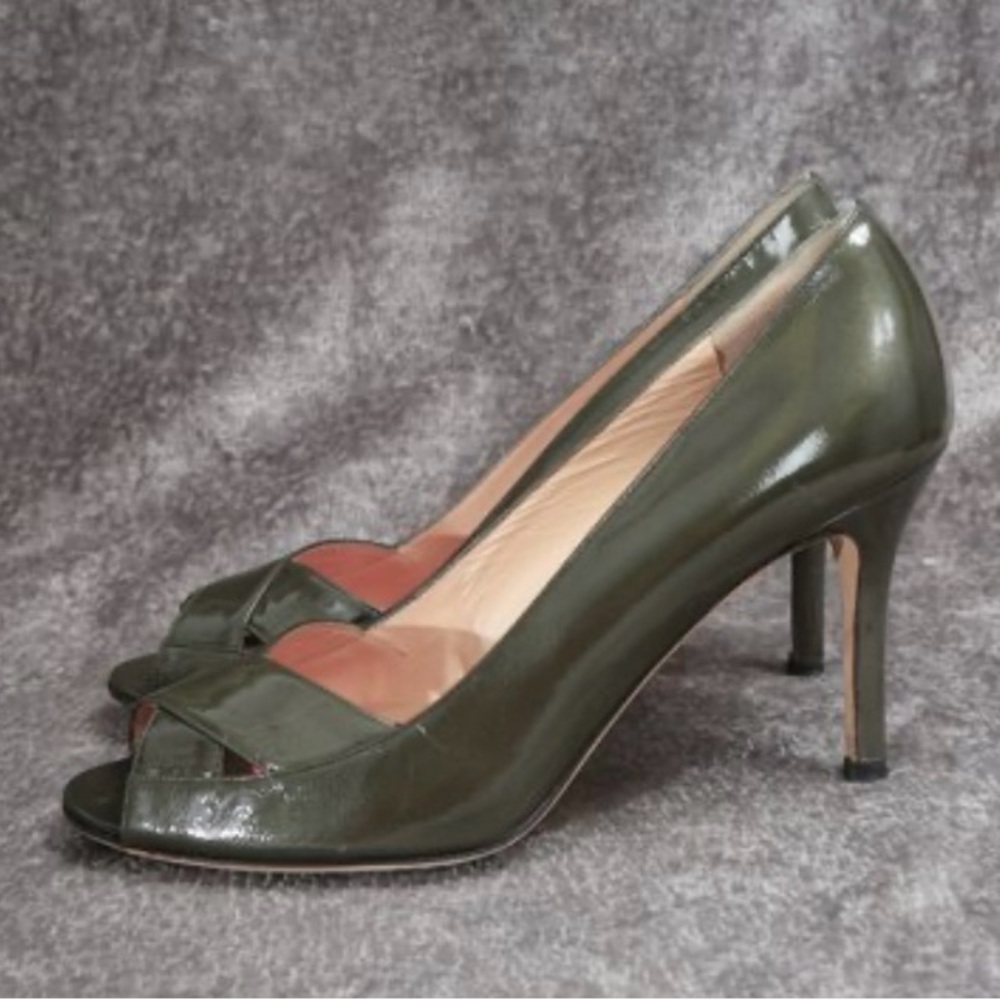 Kate Spade NY made in Italy dark greened grey high gloss peep toe shoes!